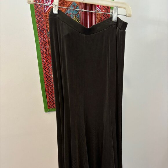 Chico's size 0 flared Traveler midi skirt in black - Picture 1 of 3